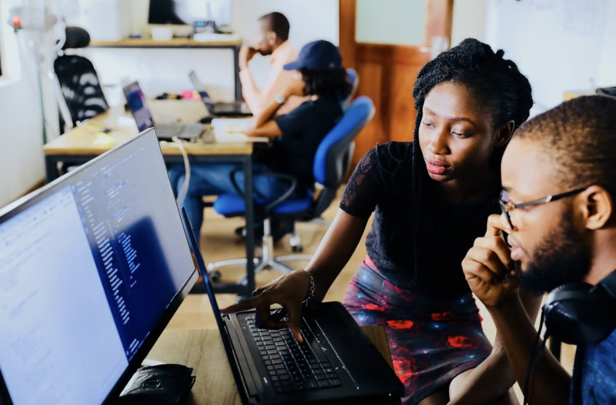 13 Benefits of Hiring a Logistics Software Development Company